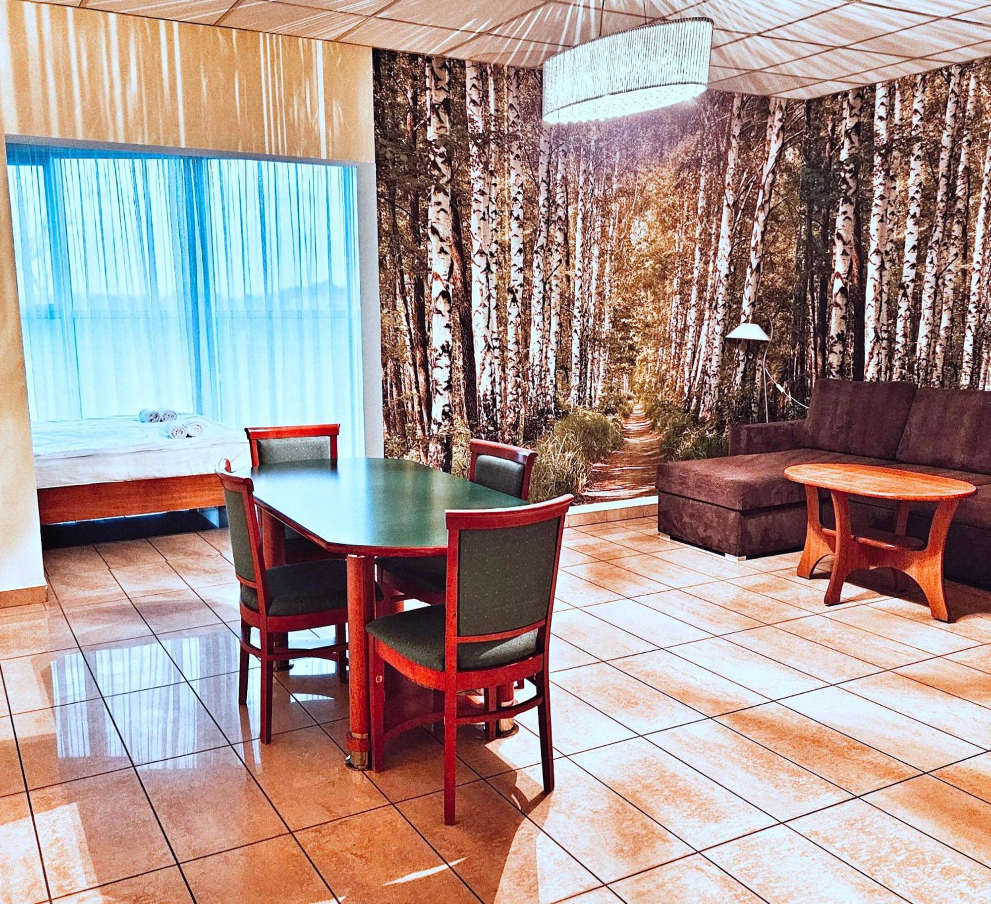 Hotel I Restauracja W Luboniu Exteriér fotografie